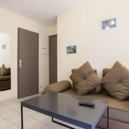 Apartment Studio Avec Terrasse A 200 M Du Palais Cannes