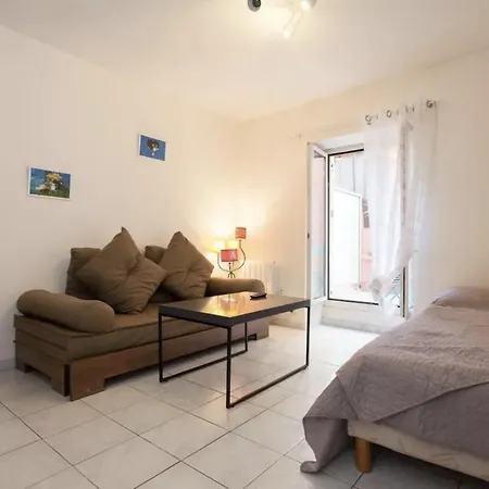 Studio Avec Terrasse A 200 M Du Palais Apartment